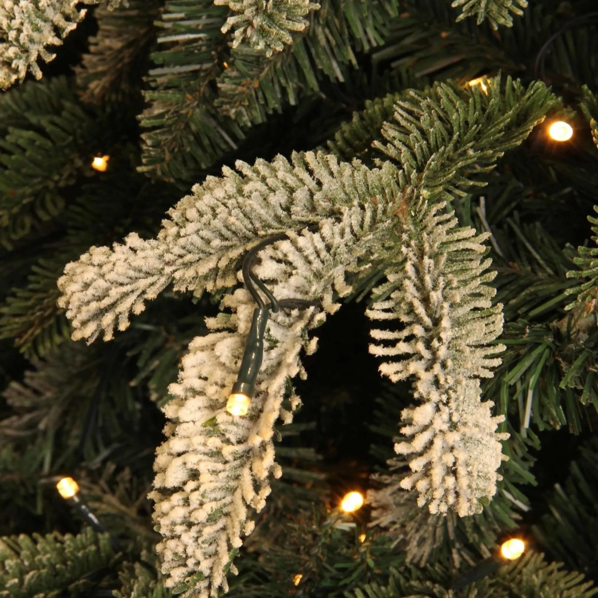 Black Box Frosted Stelton Kerstboom - Groen Incl. Led Lampjes 155 Cm Best