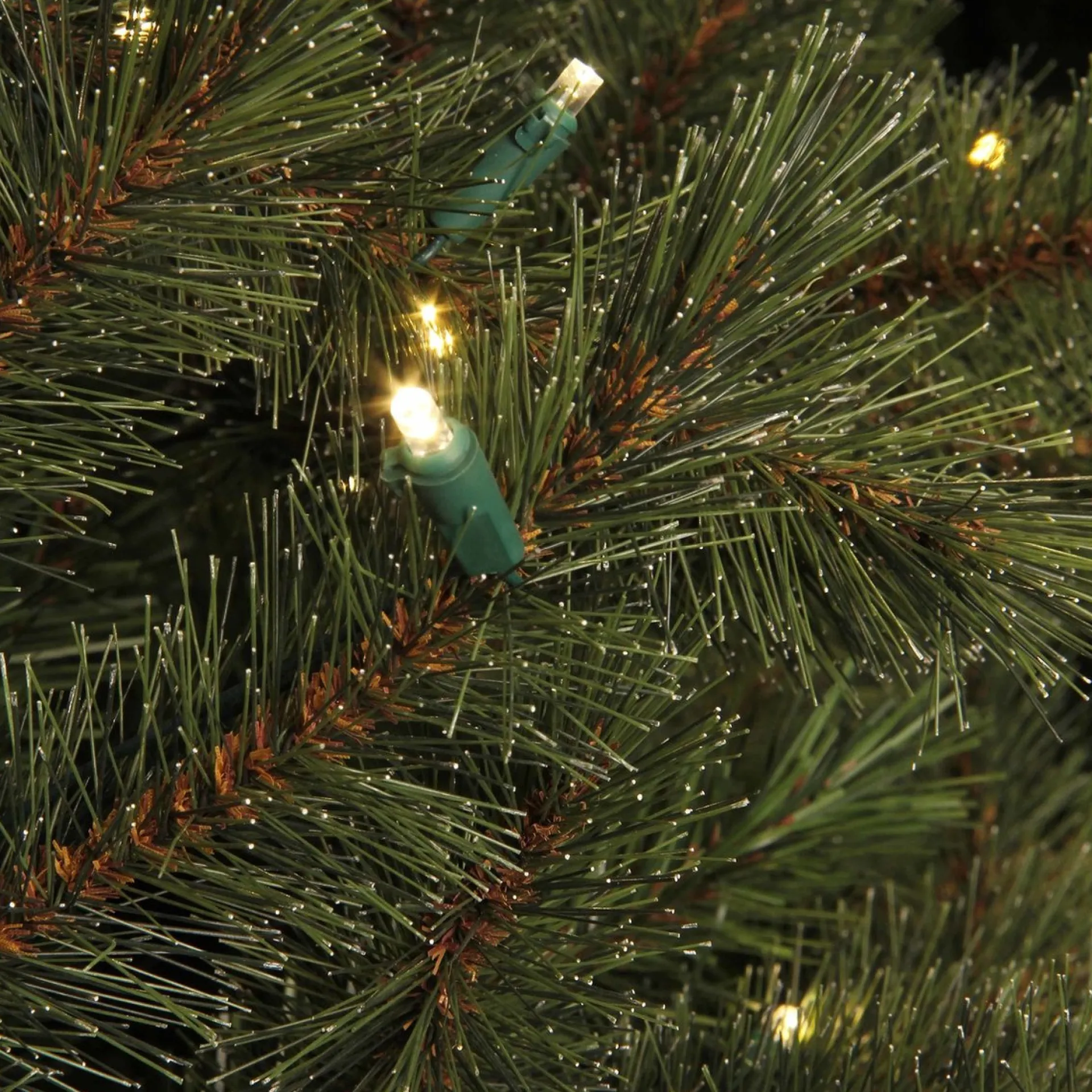 Black Box Kunstkerstboom Led Toronto Fir Maat In Cm: 230 X 155 Groen 320 Lampjes Met Warmwit Led - Groen Hot