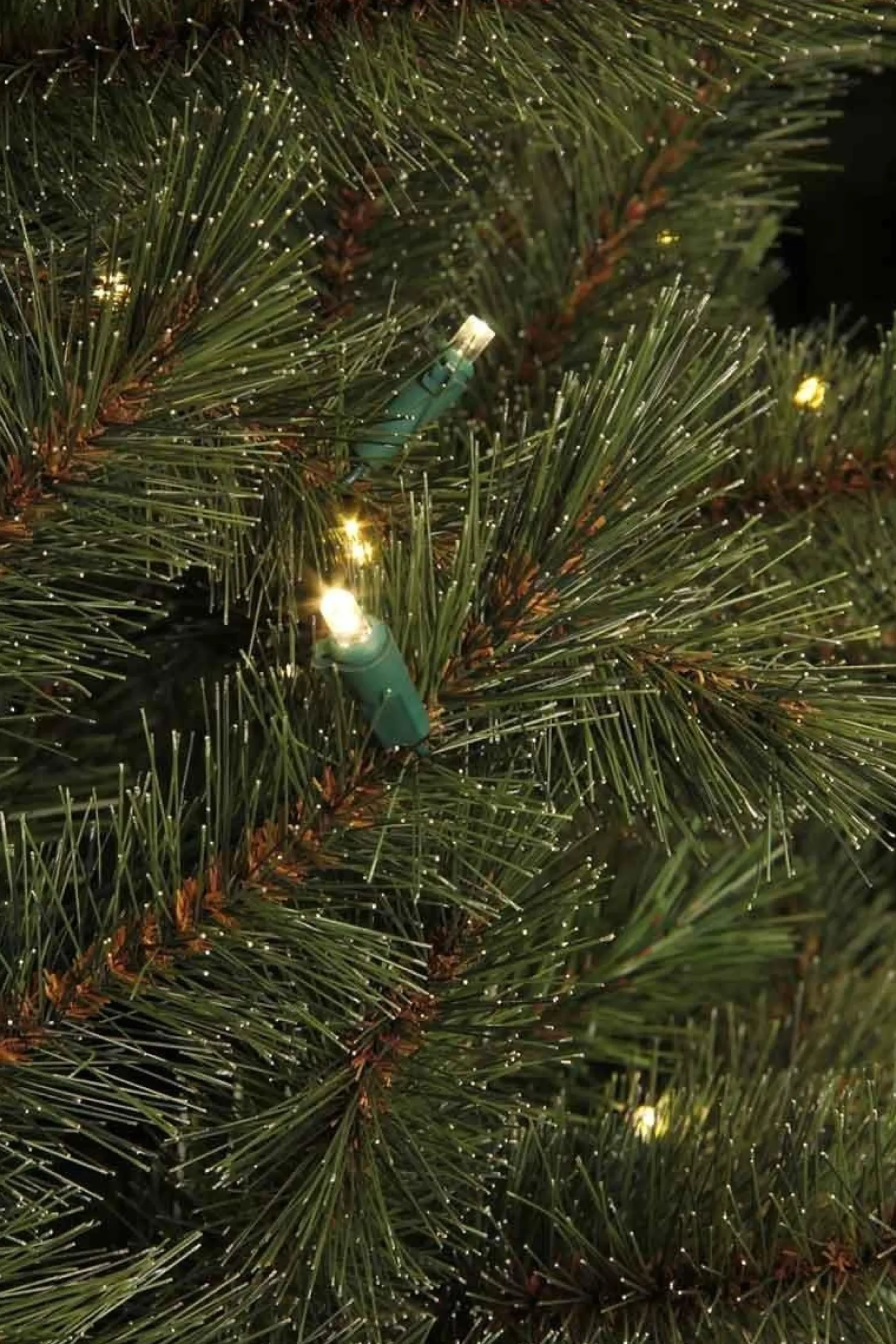 Black Box Kunstkerstboom Led Toronto Fir Maat In Cm: 230 X 155 Groen 320 Lampjes Met Warmwit Led - Groen Hot