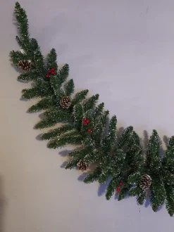 Black Box Guirlandes> Trees - Creston Swag Groen Met Bessen,Deneenappels Tips 144 L180X D25Cm