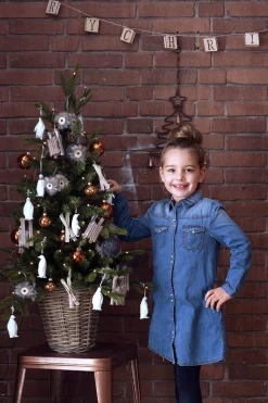 Black Box Trees - Lawson Kerstboom Met Burlap Led Werkt Op Batterijen Groen 40L Tips 102 - H90Xd48Cm - Kerstbomen Shop