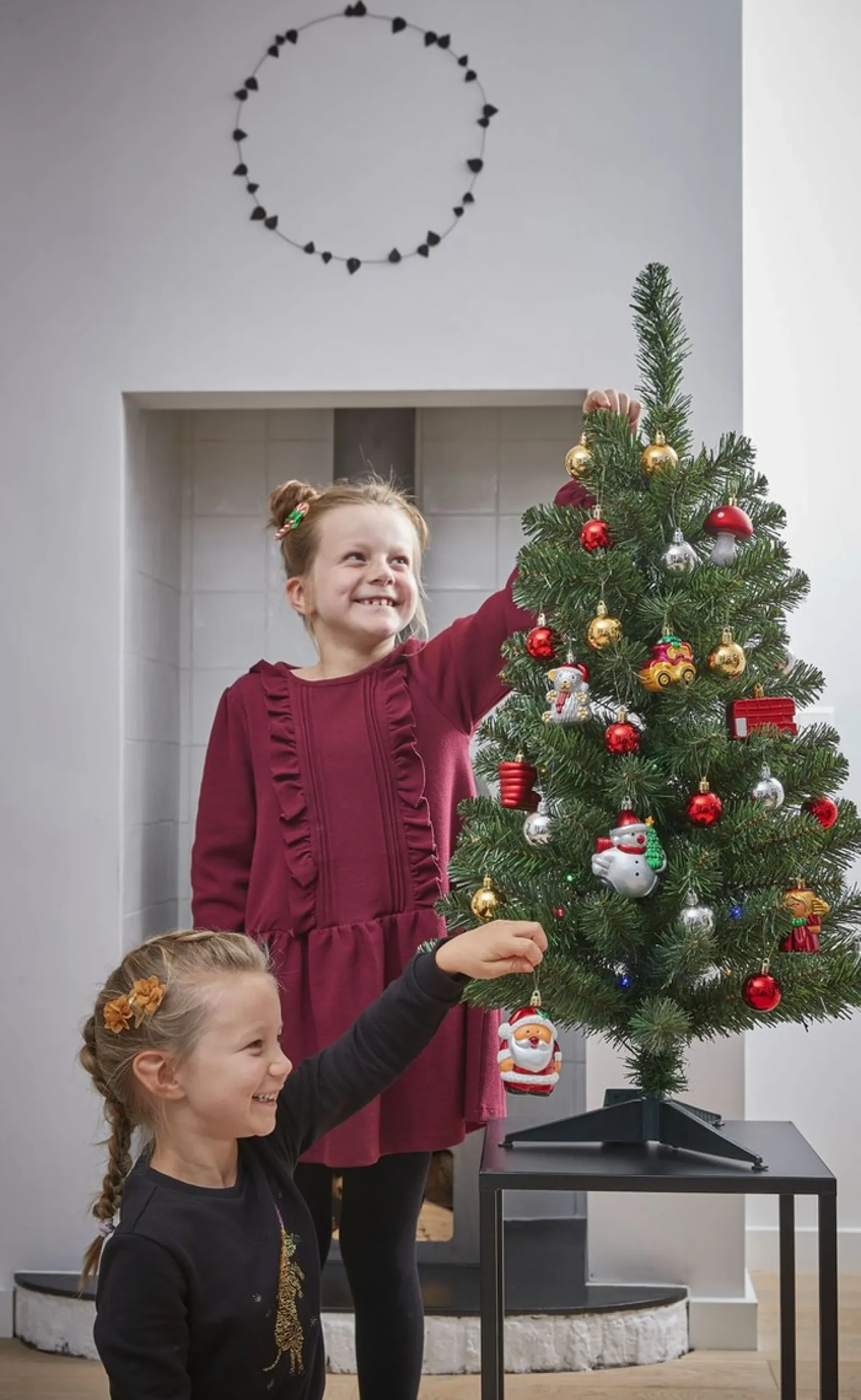 Black Box Trees Joy Kunstkerstboom Met 26 Ornamenten En Led Verlichting - H90 Cm - Groen Hot