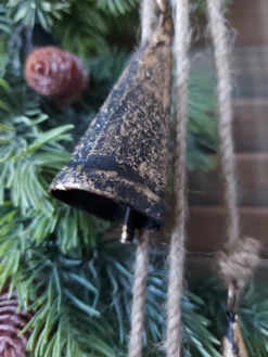 Brynxz Kersthanger> Kerstbellen Aan Jute Touw - Kerst Decoratie Met Vijf Goudkleurige Bellen - Lengte Kerstslinger Ca. 60Cm