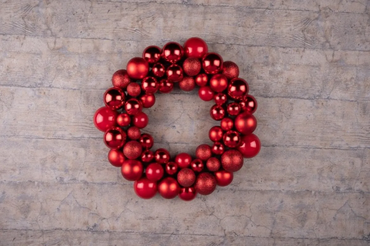 Christmas gifts Kerstkransen> Kerstkrans - O 36 Cm - 55 Ballen - Rood - Pvc