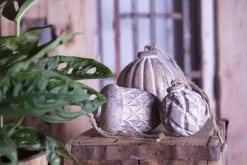 Clayre u0026 Eef Kersthanger>Clayre & Eef Hanger Dennenappel O 11X15 Cm Bruin Grijs Hout Woondecoratie