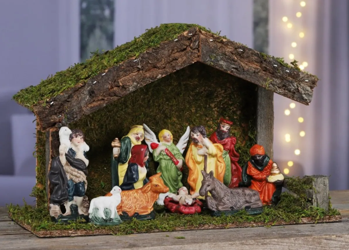 Merkloos Kerststallen>Complete Kerststal Inclusief Beelden En Ondergrond - Kerststalletjes