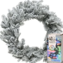 Decoris Kerstkransen> Kerstkrans - Groen Met Sneeuw - D50 Cm - Incl. Verlichting Gekleurd