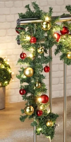 Merkloos Guirlandes>Dennenslinger/Dennen Guirlandes Wit Met Kerstballen En Licht 500 Cm - Binnen / Buiten - Kerstslingers