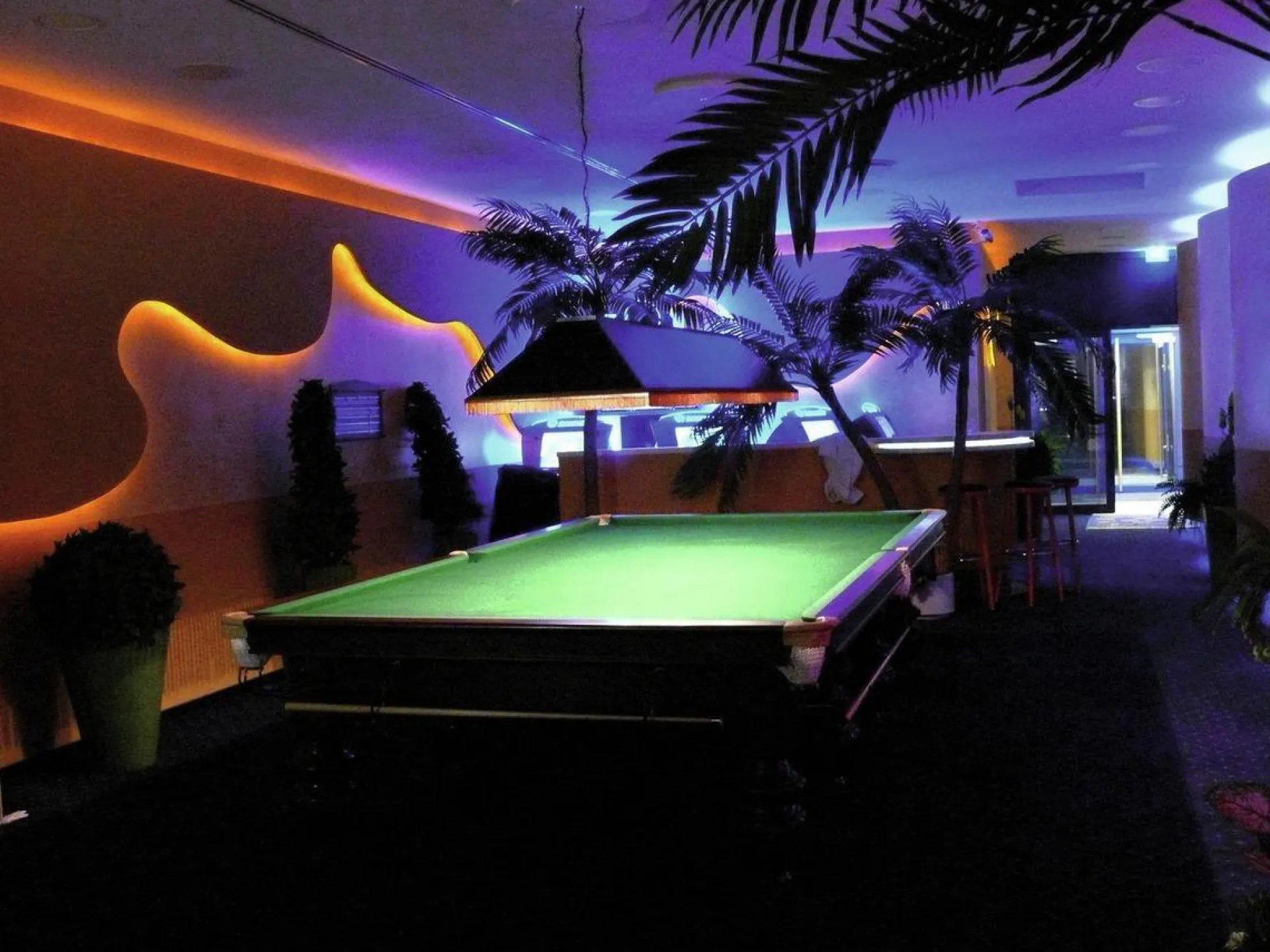 EUROLITE Lichtsnoer Buiten 9 Meter – Geel – Lichtslang Buiten New