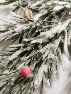 Everlands Kerststukjes></noscript> Dennentak Met Dennenappel Besneeuwd 20X40Cm Om Op Te Hangen Met Lus