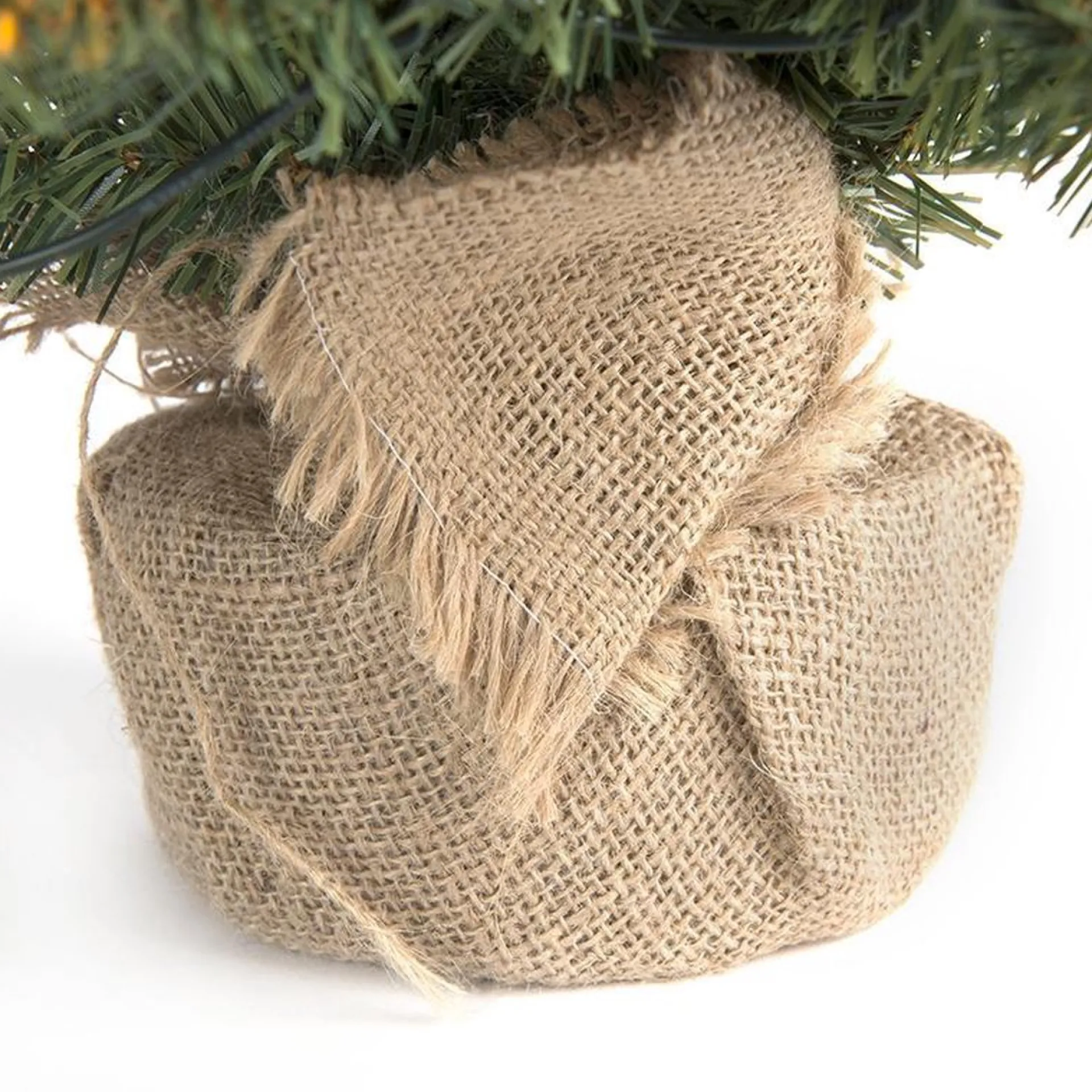 Merkloos Everlands Mini Kunstkerstboom - 90 Cm - Met Jute Zak En Verlichting New