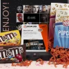 meJane Filmpakket - Filmbox Cadeau Met Jimmy's Popcorn, M&Ms, Filmcadeaukaart Voor Een Mooi Avondje Thuisbios - Met Optioneel Persoonlijk Bericht Shop