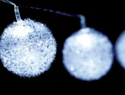 Fééric Lights and Christmas® Guirlandes>Guirlande - 10 Led Ballen - 1,35 Meter - Wit - Batterijen