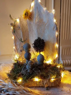 Juuls Gift Shop (merkloos) Kerststallen>Hippe Handgemaakte Kerststal Met Kokosblad En Met Kerstfiguren_Ledverlichting