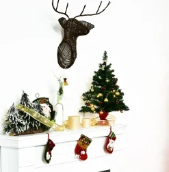 Homcom Kerstboom Met Hulstbessen, Ballen En Led-Verlichting Kerstboom Groen 830-257 Sale