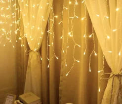 X-mas Shine Ijspegel Verlichting Buiten - Ijspegel Kerstverlichting - Warm Wit - 4 Meter - 100 Led-Lampjes - Koppelbaar - Incl. Kerstboom Sneeuwvlokjes Shop