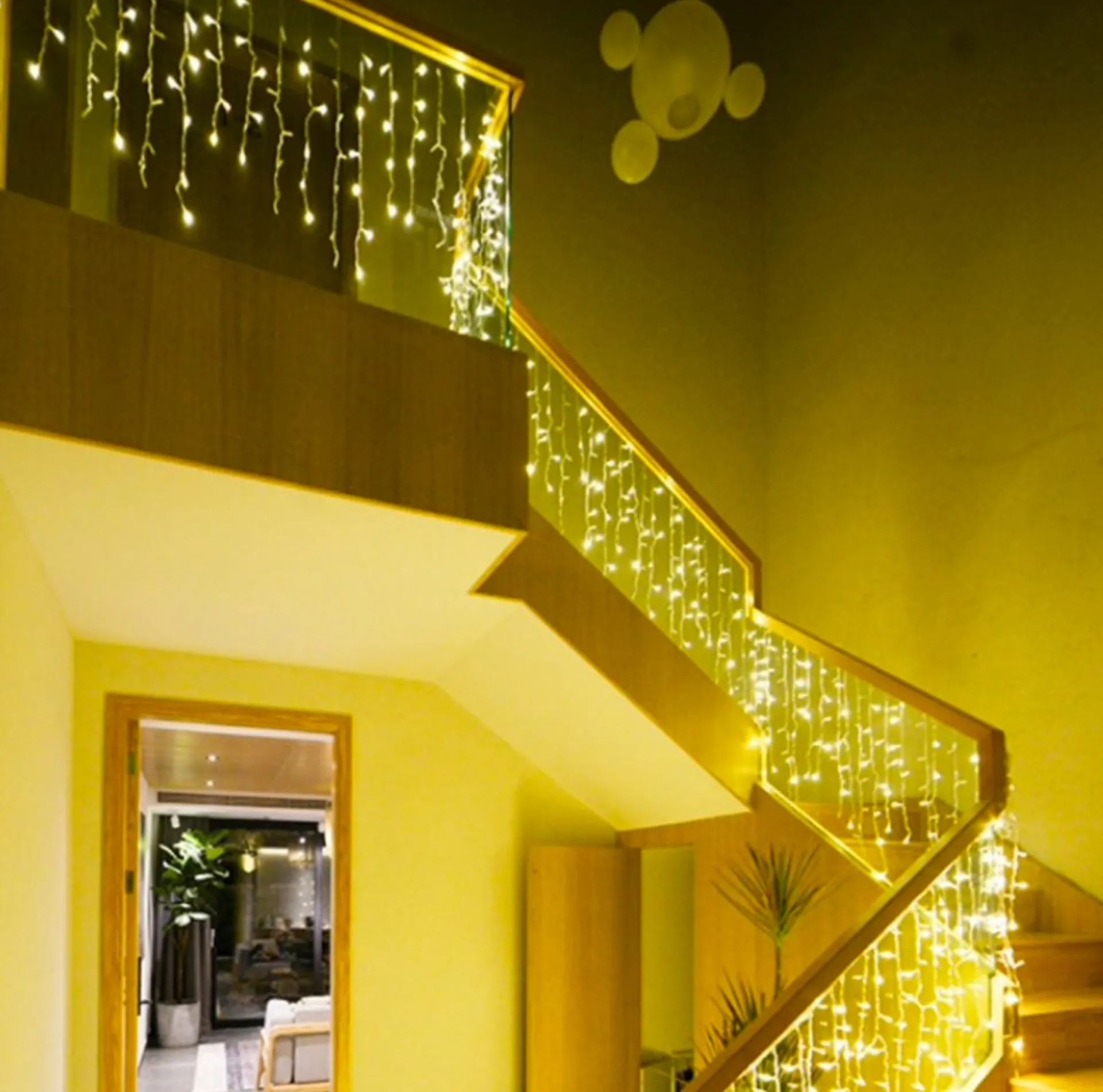 X-mas Shine Ijspegel Verlichting Buiten - Ijspegel Kerstverlichting - Warm Wit - 4 Meter - 100 Led-Lampjes - Koppelbaar - Incl. Kerstboom Sneeuwvlokjes Shop