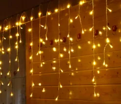 X-mas Shine Ijspegel Verlichting Buiten - Ijspegel Kerstverlichting - Warm Wit - 4 Meter - 100 Led-Lampjes - Koppelbaar - Incl. Kerstboom Sneeuwvlokjes Shop