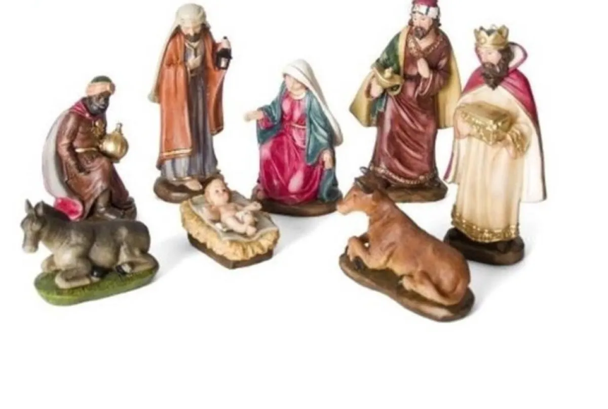 Merkloos Kerststallen>Kerstgroep 8 Figuren Ca. 12Cm. (6528)
