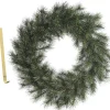 Decoris Kerstkransen>Kerstkrans - Groen - 60 Cm- Kunststof - Incl. Messing Deurhanger