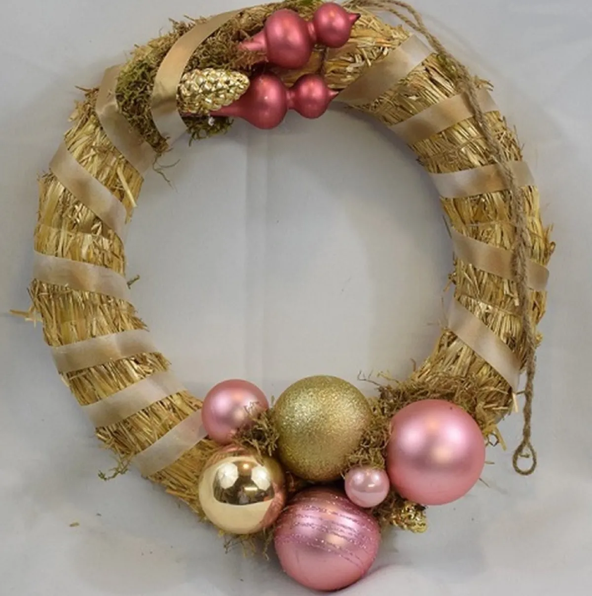 ZoeZo Design Kerstkransen>Kerstkrans - Hangkrans - Roze - Goud - Stro - Kunststof - Hangend - O 30 Cm