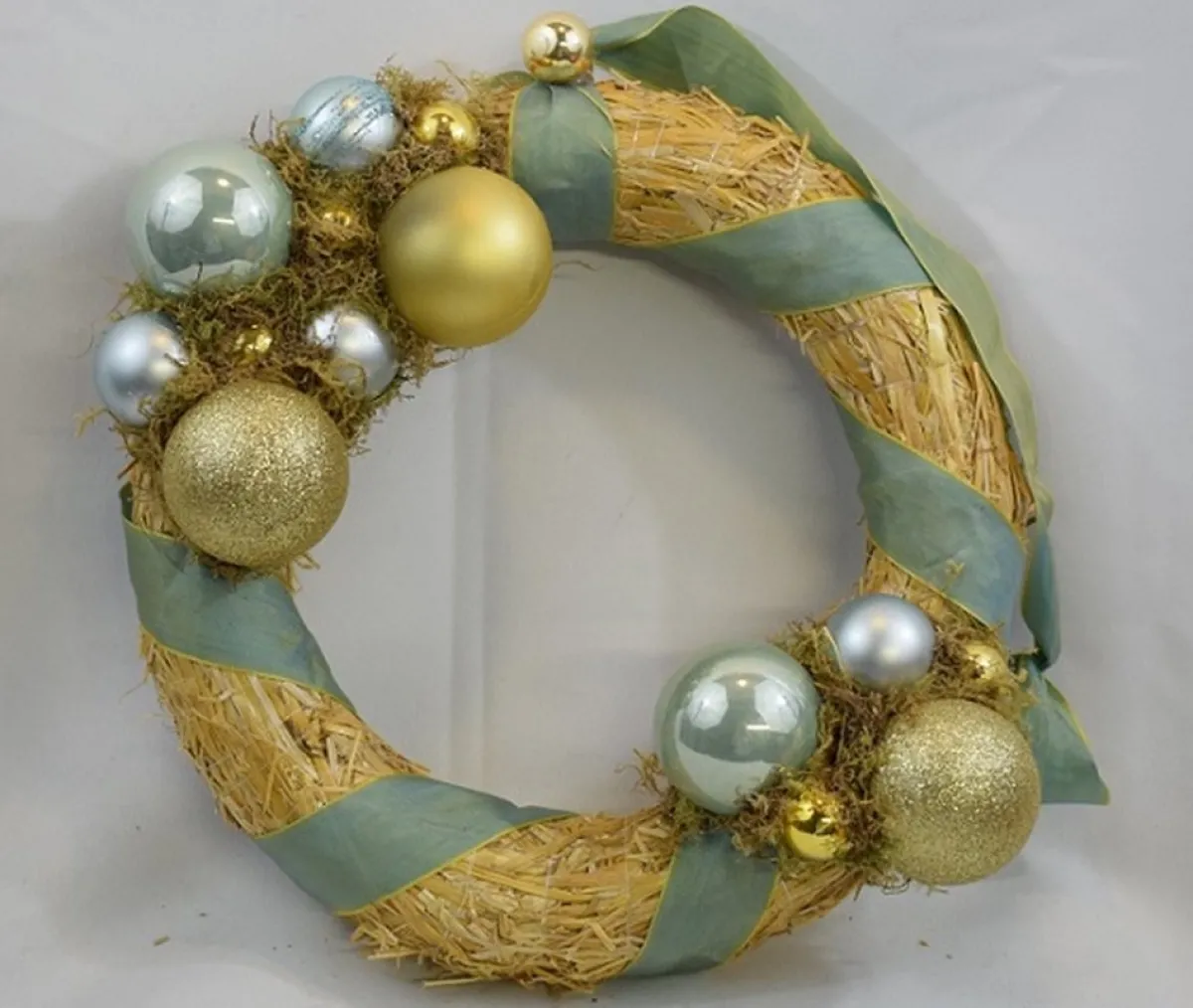 ZoeZo Design Kerstkransen>Kerstkrans, Lichtblauw/Goud, Stro/Kunststof, Hangend, O 30 Cm