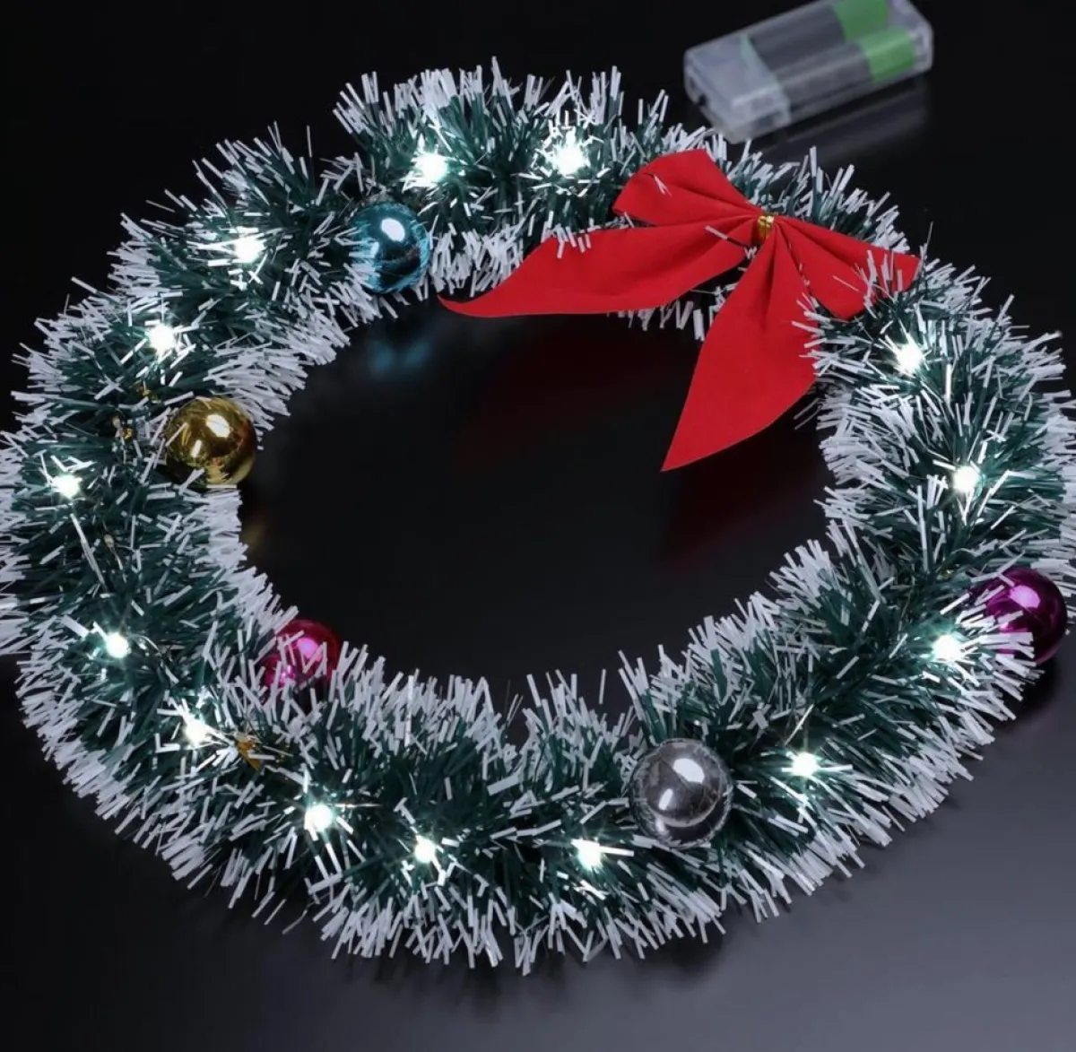 * Kerstkransen>Kerstkrans O32 Met Led Verlichting, Rood Kleurige Strik