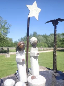 Wereldbeeld Kerststallen>Kerstset, Verschillende Kerstbeelden In Steen En Metaal