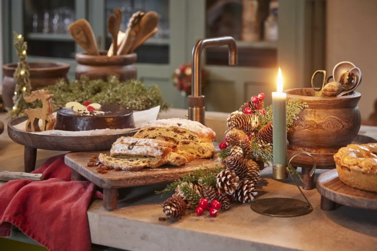 Naturn Christmas Kerststukjes>Kerststuk In Zinken Pot Look - Rode Bessen | O 22 Cm | Decoratieve En Goed Gevulde Kerstdecoratie In Stevige Pot Met Natuurlijke Materialen Met Witte Details | Rood