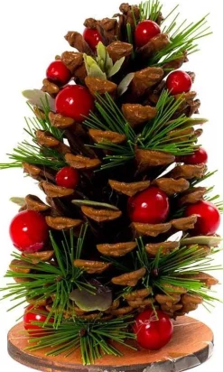 WDMT Kerststukjes>Kerststuk Op Houten Schijf - Berry | O 10 X 13 Cm | Decoratief In De Hoogte Verwerkt Kerststuk Op Houten Staander Met Dennenappels En Bessen | Groen