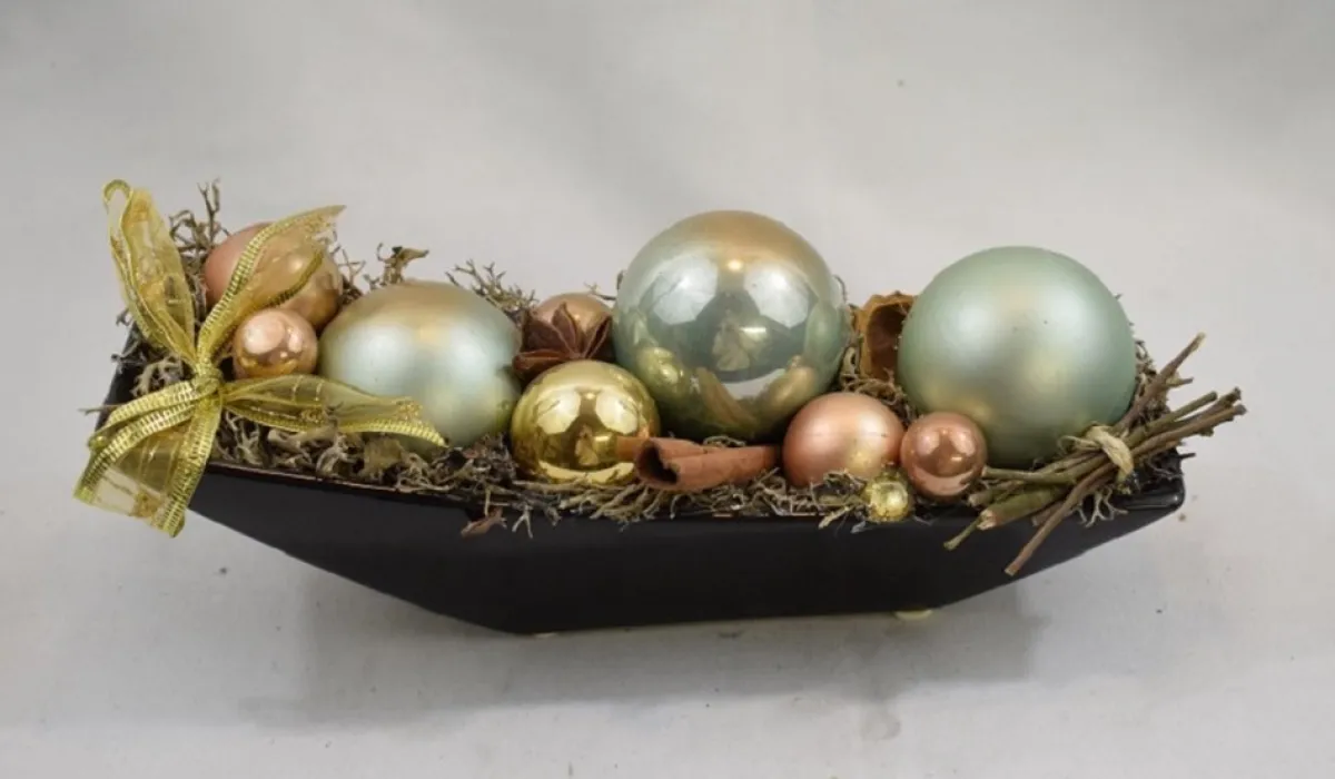 ZoeZo Design Kerststukjes>Kerststukje In Zwart Aardewerk Schaaltje, Goud/ , L 24 Cm, H 10 Cm, Br 9 Cm