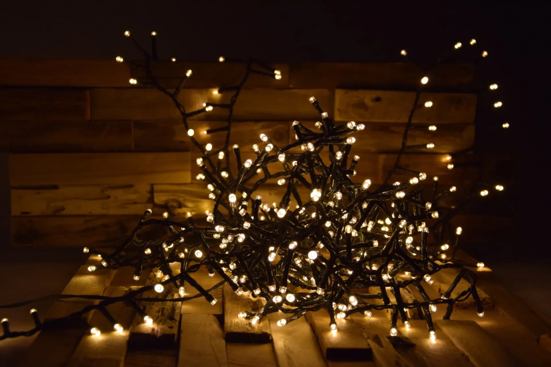 discountershop Kerstverlichting Buiten - 10 Meter 500 Led - Extra Warm Wit - Lichtsnoer Nano Koperdraad - Ip44 Stekker Met Timerfunctie - Kerstboomverlichting - Geschikt Voor Binnen En Buiten - Kerstverlichting Led Clearance