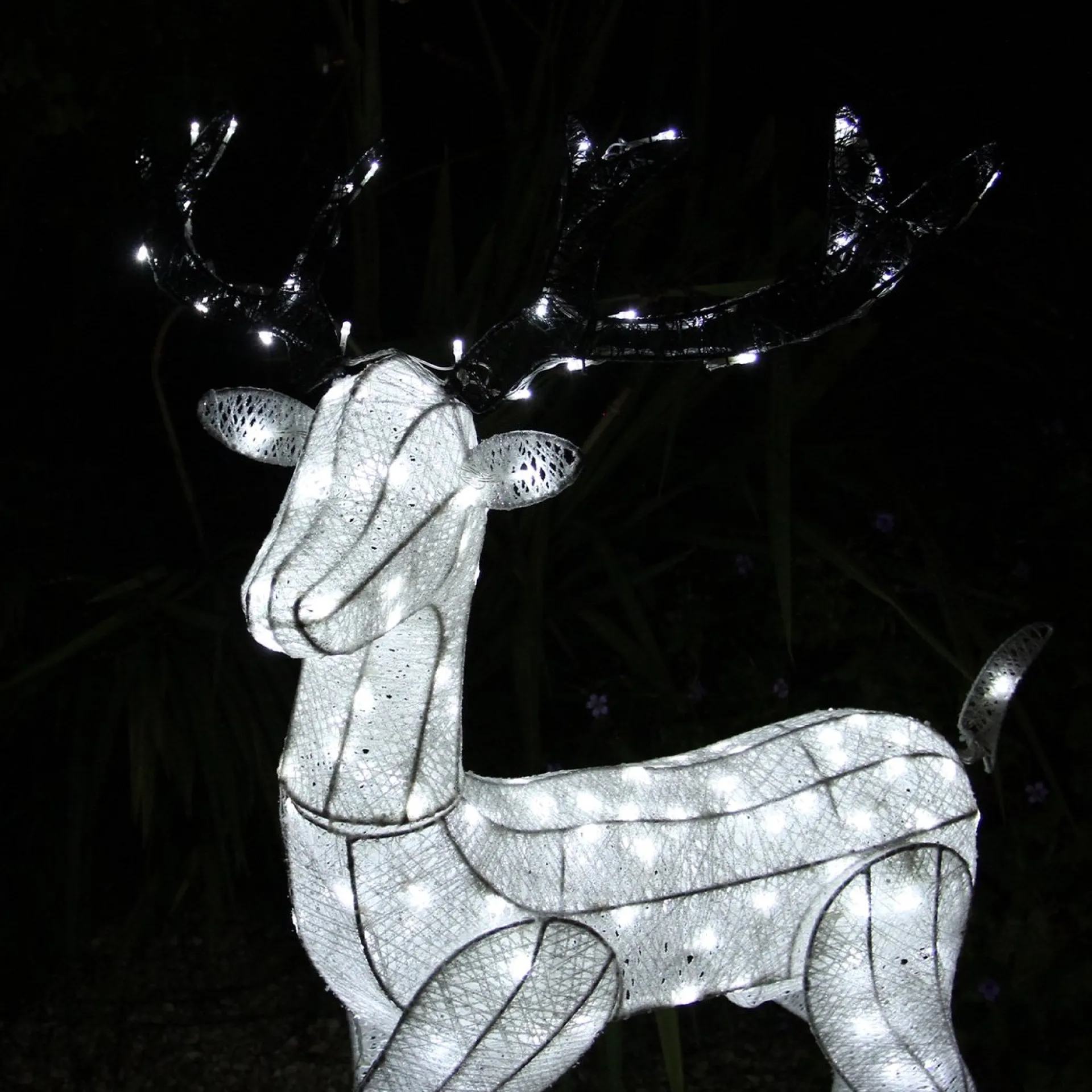 MonsterShop Kerstverlichting: Sneeuwpop + 2 Rendieren - 100 Led - Verlichte Kerstfiguren Hert Ree Buiten Kerstversiering Kerst Lichtjes Clearance