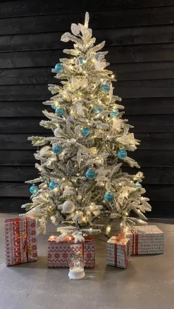 KJ Kunstkerstbomen - Flock De Luxe Besneeuwde Kunstkerstboom - 180 Cm - Met Inclusief Led Verlichting 350 Led-Lampjes – 988 Pe En Pvc Takken Discount