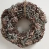b-home-interieur.be Kerstkransen>Krans - Decoratieve Krans Met Mos & Dennenappels - Diameter 30 Cm