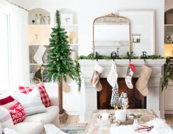 Viking Choice Kunst Kerstboom Met Houten Stam – 220 Cm + Sneeuw & Versiering Outlet