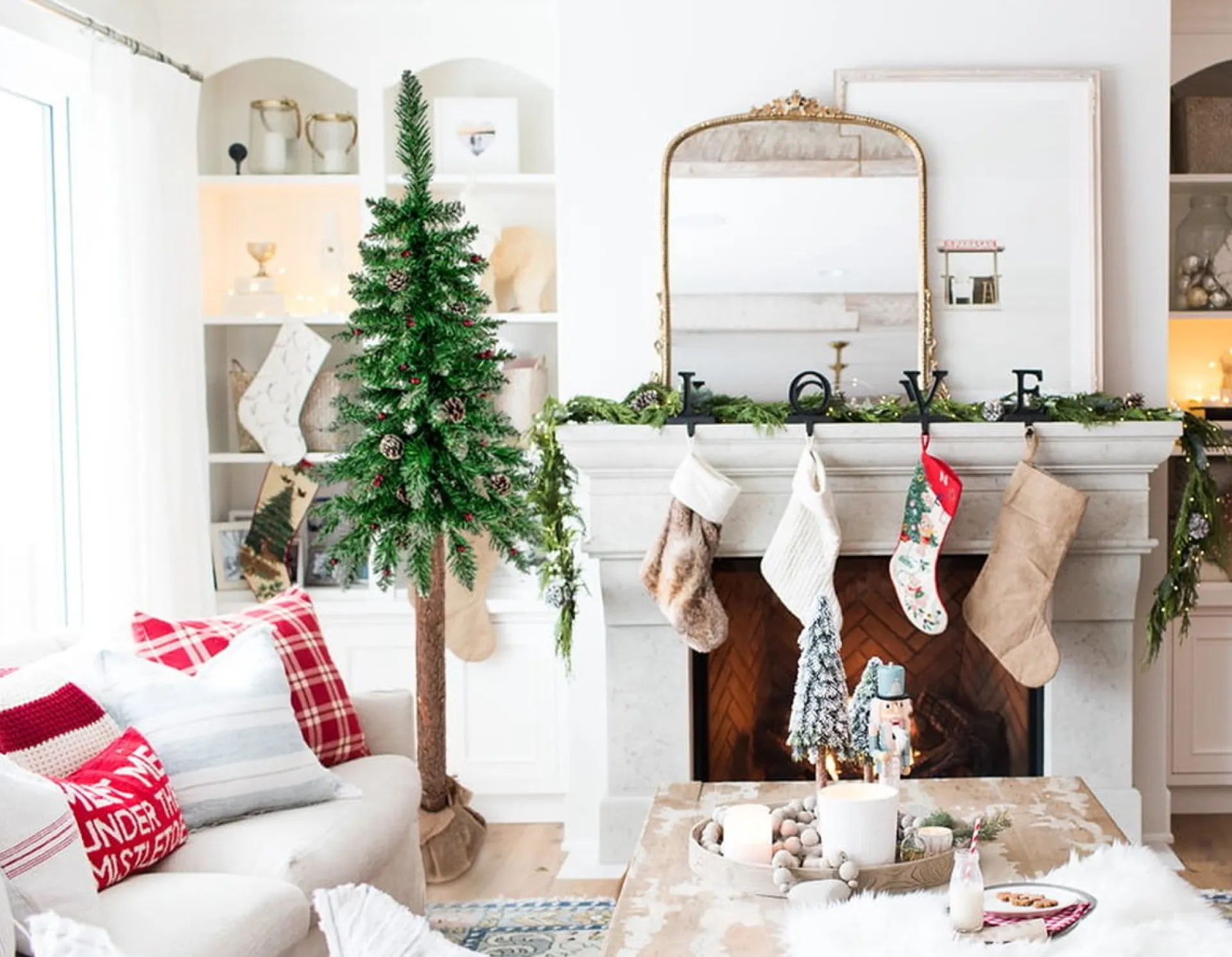 Viking Choice Kunst Kerstboom Met Houten Stam – 220 Cm + Sneeuw & Versiering Outlet