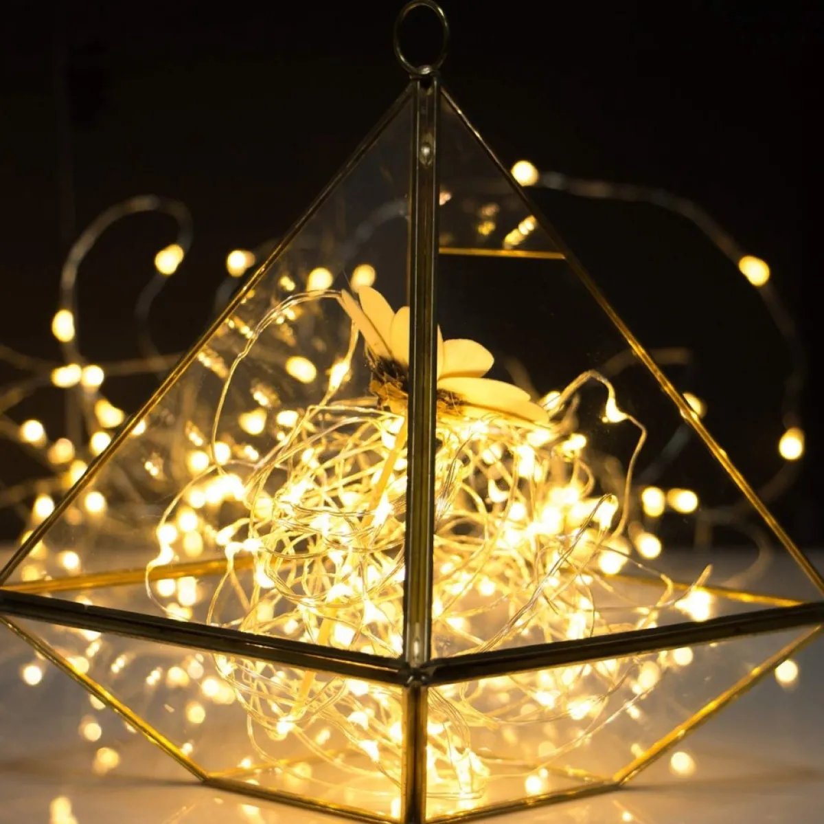 Wondersathome Kersthanger>Led Lampjes - Kerstlampjes - Kerstverlichting - 20 Warm Wit Lampjes - 2 Meter - Inclusief Batterijen - Lichtsnoer - Sfeerverlichting - Draadverlichting -