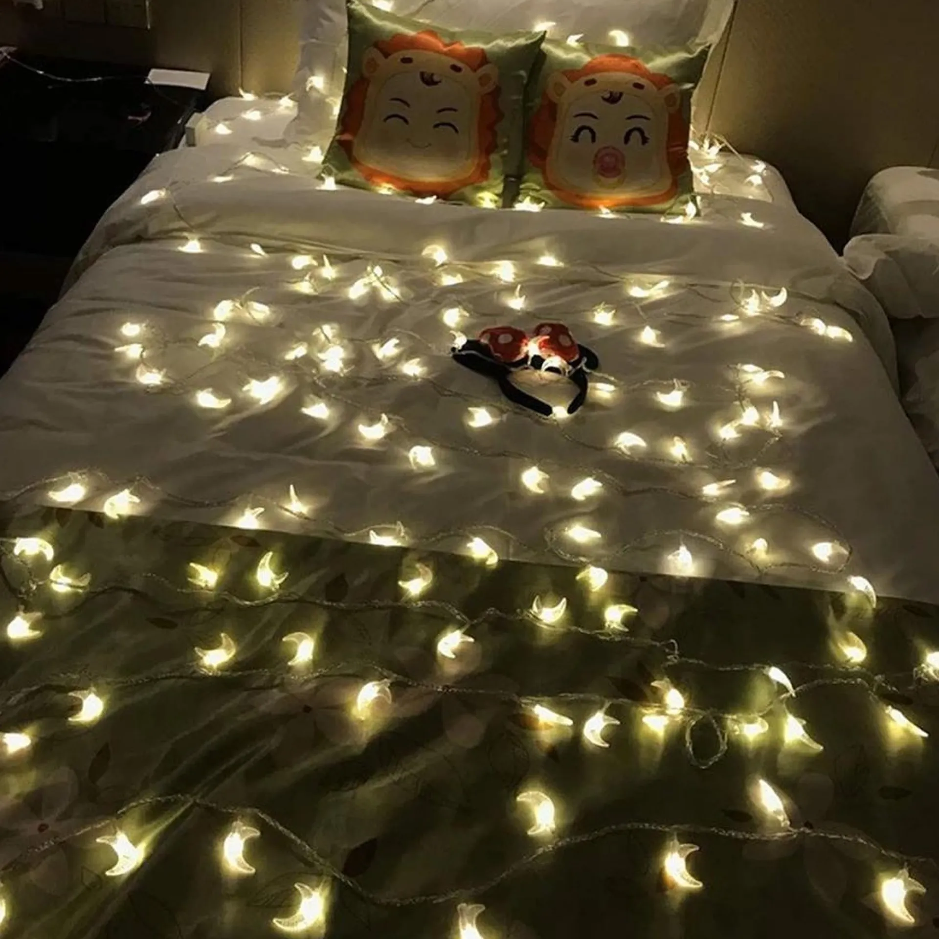 Brill-ligfut Led Lampjes Slinger - Maantjes - 6 Meter - 40 Lichtjes - Werkt Op Batterijen - Knipperfunctie - Slaapkamer - Kerstverlichting Best