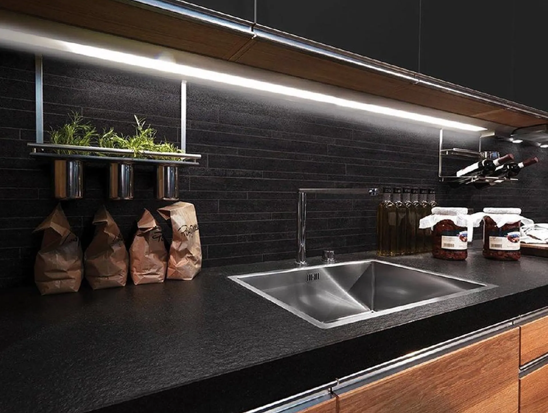 MacLean Led-Verlichting Onder Kast + Afstandsbediening Energy Mce245 Best Sale