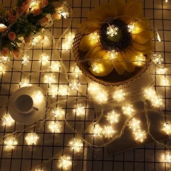 Telestore Licht Snoer Lichtslinger - Lampjes - Sneeuw Vlokjes Winter - Sfeerverlichting - Feestverlichting - Warm Wit - 20 Led Lampjes Op Battterij - 3 Meter Clearance