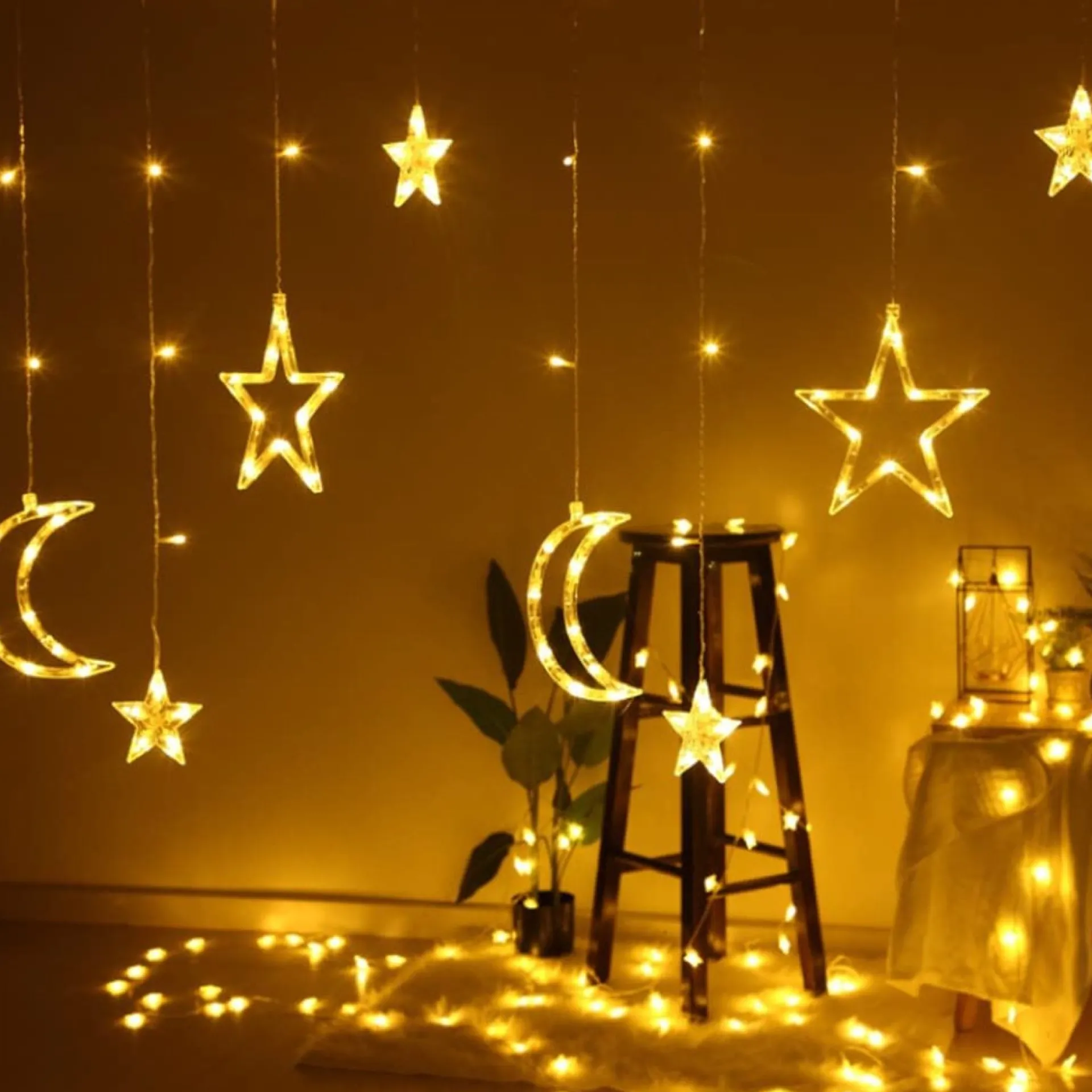 LIXIN Kerstverlichting - Sterren En Maan - Warmwit - Sterrengordijn - Buiten & Binnen - Kerst - Kerststerren - Feest Licht Gordijn - Energie Zuining - Decoratieverlichting - Home Accessories Outlet