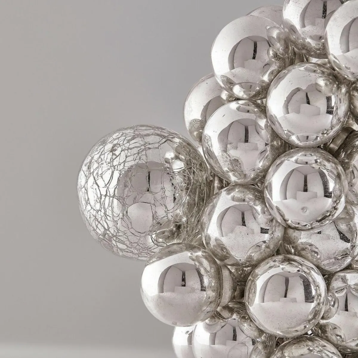 Loberon Kerstkransen> Kerstballenkrans Irvillac Antiekzilverkleurig