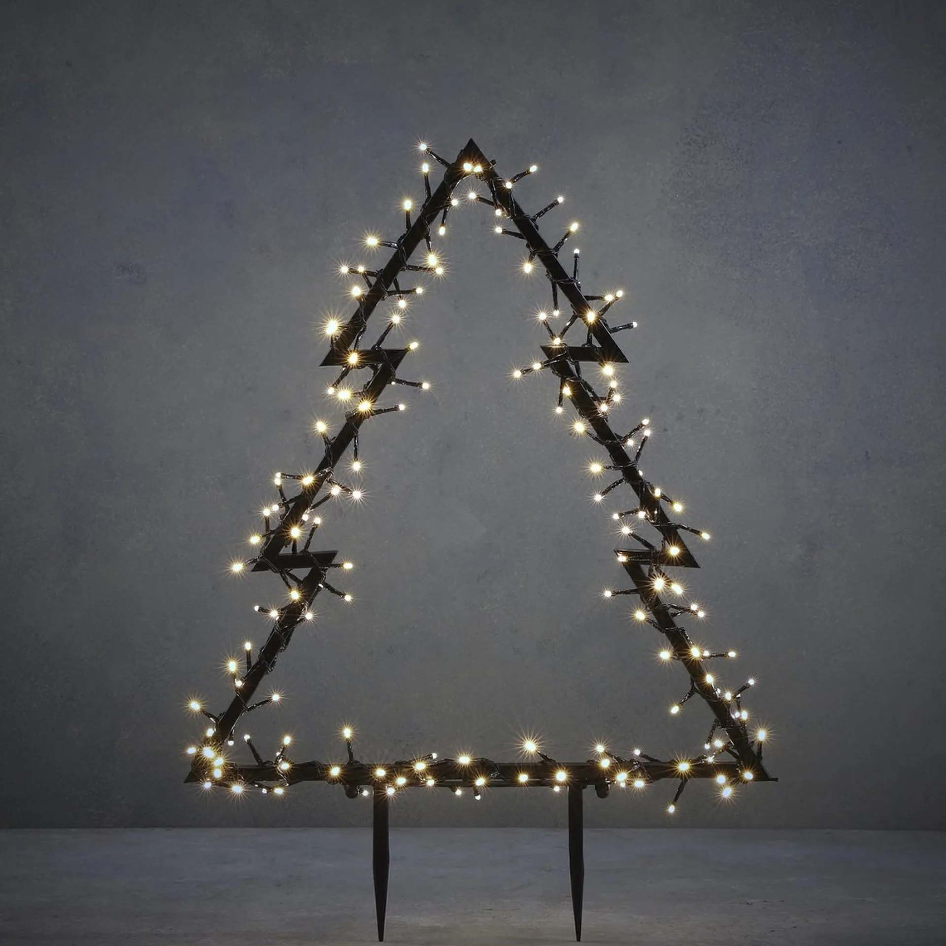 Luca lighting Garden D'Light Kerstboom Tuinsteker Met Klassiek Witte Led Verlichting - L53 X H75 Cm - Zwart Discount