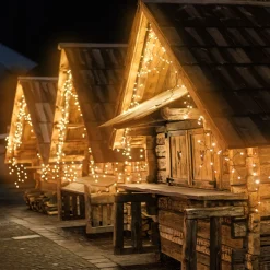 Luksus ™ Led Gordijn - Ijspegel Verlichting | 360 Led Lampjes Extra Warm Wit / Amber | Voor Binnen En Buiten | 7 + 10 Meter Snoer | 8 Lichtstanden & Timer Functie New