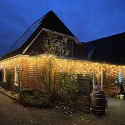 Luksus ™ Led Gordijn - Ijspegel Verlichting | 360 Led Lampjes Extra Warm Wit / Amber | Voor Binnen En Buiten | 7 + 10 Meter Snoer | 8 Lichtstanden & Timer Functie New