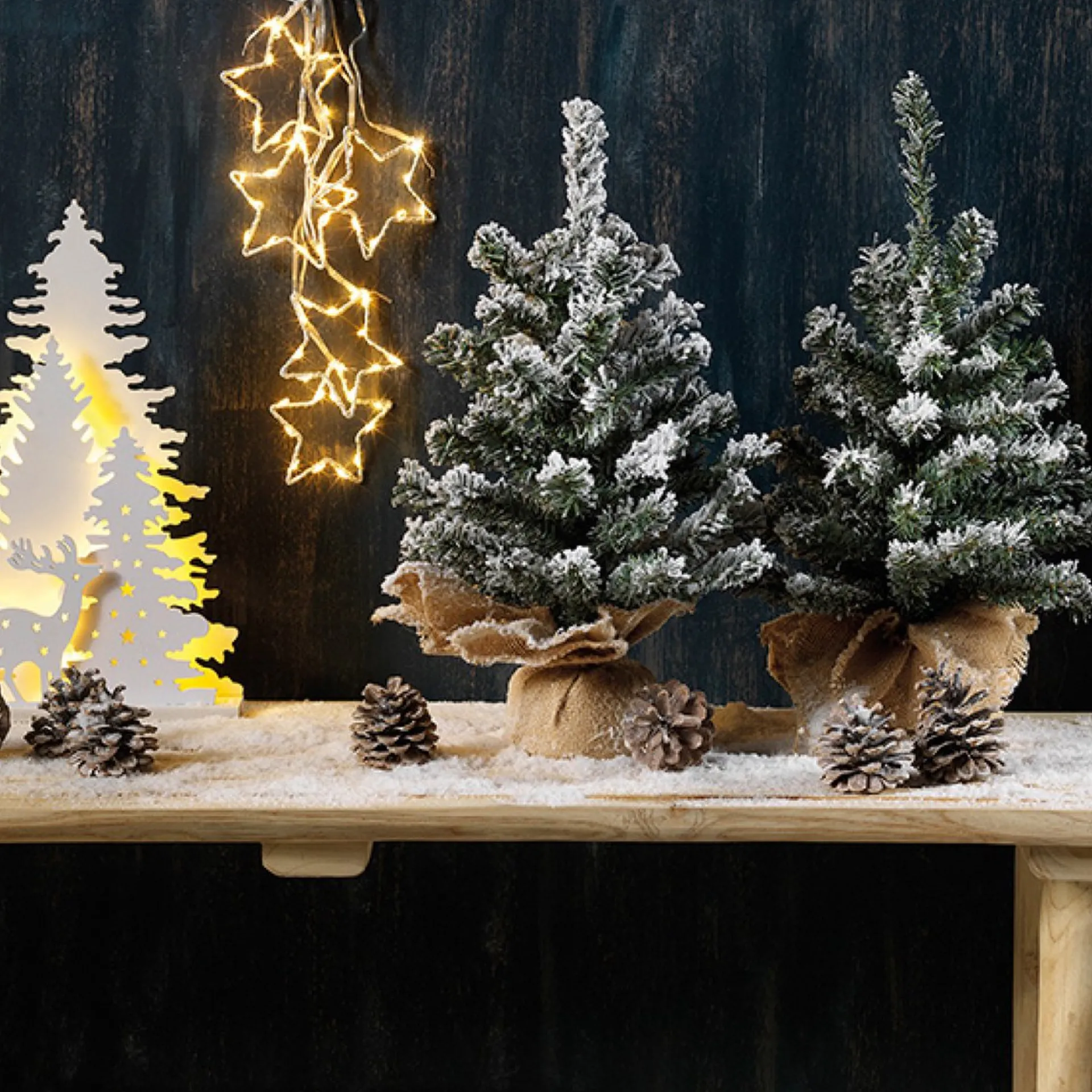 Everlands Mini Kerstboom Besneeuwd 45 Cm - Met Kerstverlichting 300 Cm - 40 Leds Sale