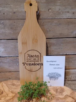 Miko/Holland Mill Pensioen-Borrelplank-Kaasplank-Serveerplank-Wijn-Kaas-Borrelen-Genieten-Familie-Familiediner-Collega's-Afscheid-Toekomst-Toekomstplannen-Relatiegeschenk-Werknemers-Wereldreis-Reizen-Afscheidscadeau-Bedankt-Goed Gedaan Cheap