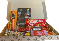 Samenquizzen Pubquiz Brievenbus Cadeaupakket - Kerstpakket - Klein Cadeau - Kerstpakket - Brievenbus Bedankje Personeel - Verjaardagscadeau - Cadeau Voor Mannen - Cadeautje Voor Vrouwen - Brievenbuscadeau - Attentie Outlet