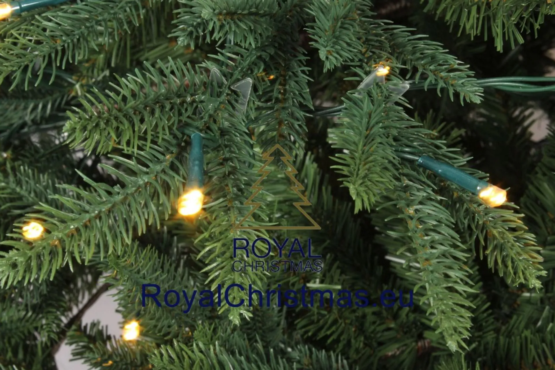 Royal Christmas - Kunstkerstboom - Delaware Pe / Pvc Deluxe - 700 Led Lampjes - 240 Cm - 5817 Takken - Groen Cheap